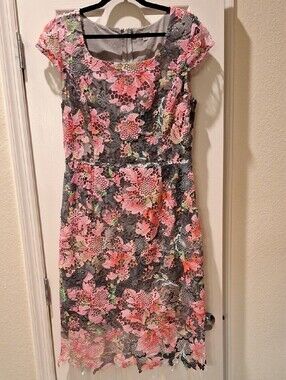 J. Peterman - Gray Pink Green Floral Lace Dress - Midi Length - Cap Sleeve - 12